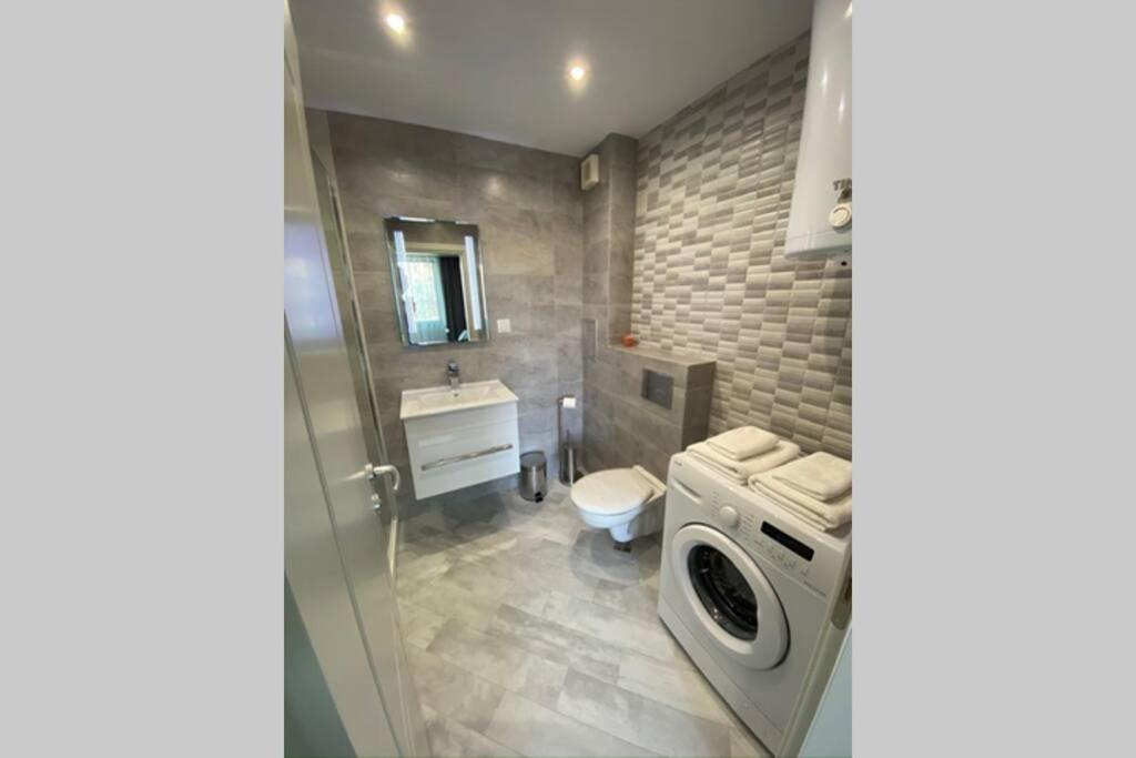 Lux 1Bd/1Ba City Center Apartment Blagoevgrad Bagian luar foto